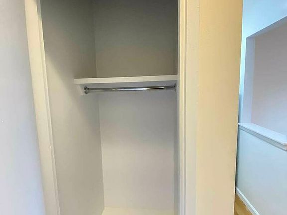 5th image of 211 E 89th St #14