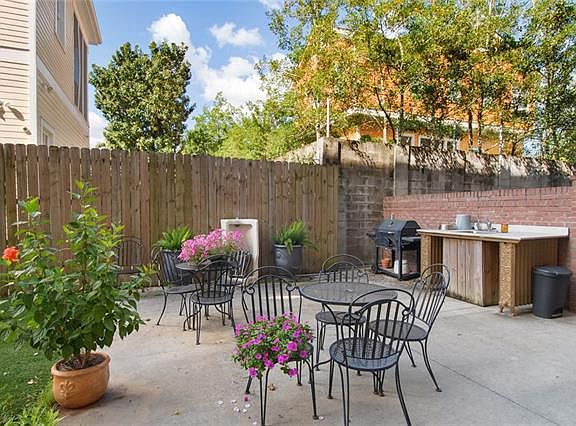 4th image of 3601 Camp St APT 302