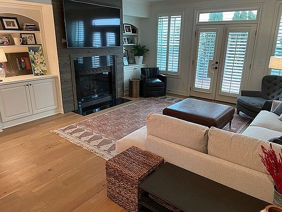 New shiplap and flooring