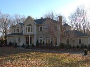 38 Locust Ln, Saddle River, NJ 07458