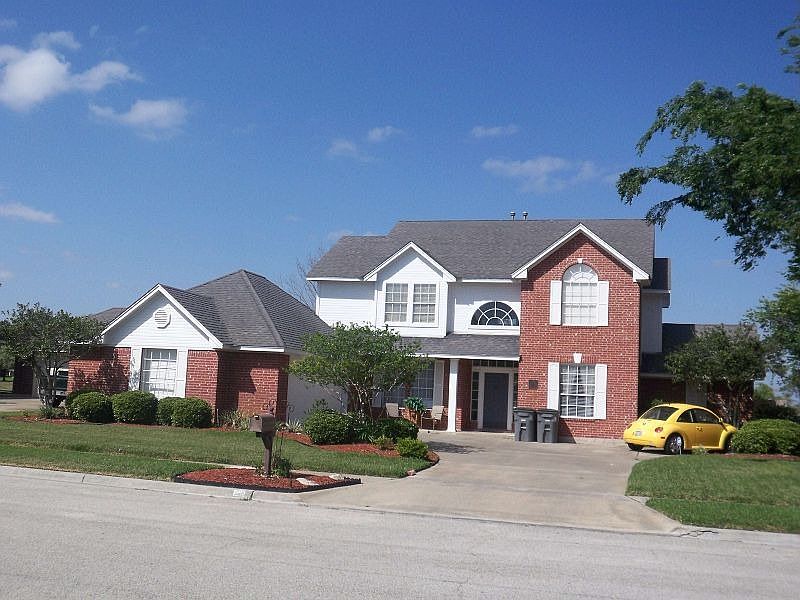 1st image of 206 Whitechurch Ln