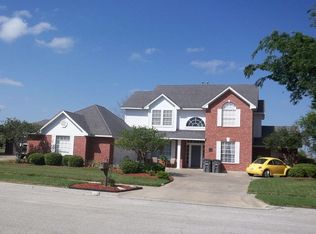 206 Whitechurch Ln, Victoria, TX 77904