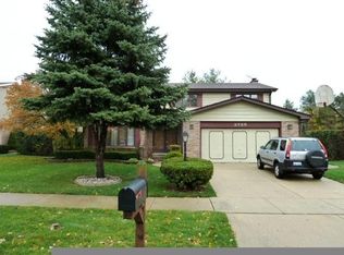 2725 Maynard Ct, Glenview, IL 60025