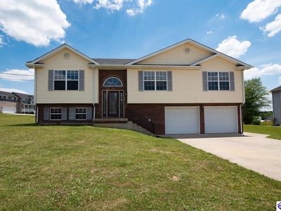 250 Meadowlake Dr, Radcliff, KY, 40160