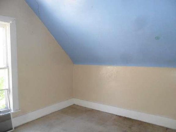5th image of 316 E Bremer St #B