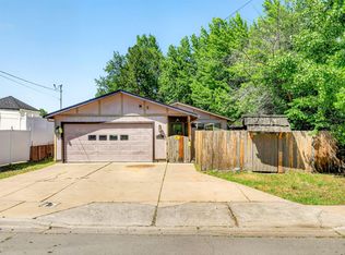 1425 Lawnridge St, Medford, OR 97504