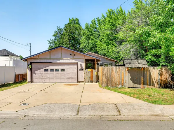 1425 Lawnridge St, Medford, OR 97504