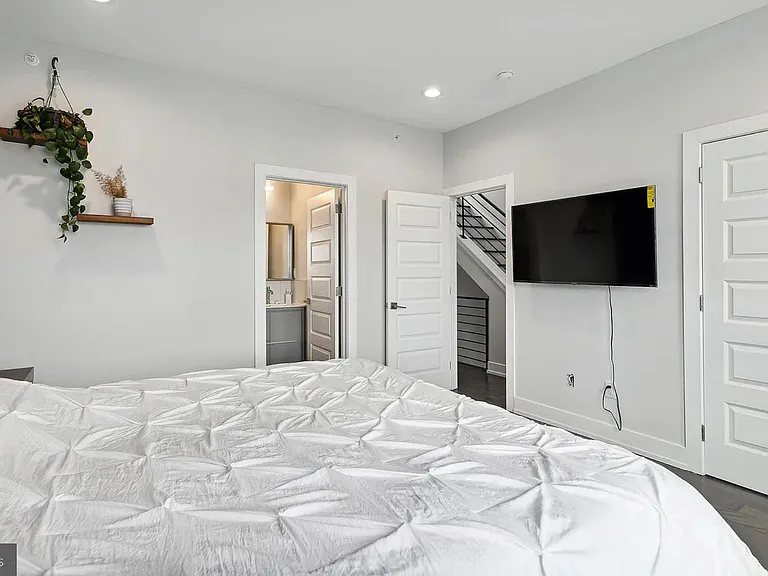 2813 Tilton St — Photo 23