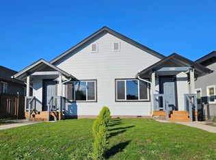 325-327 17th Ave, Longview, WA 98632