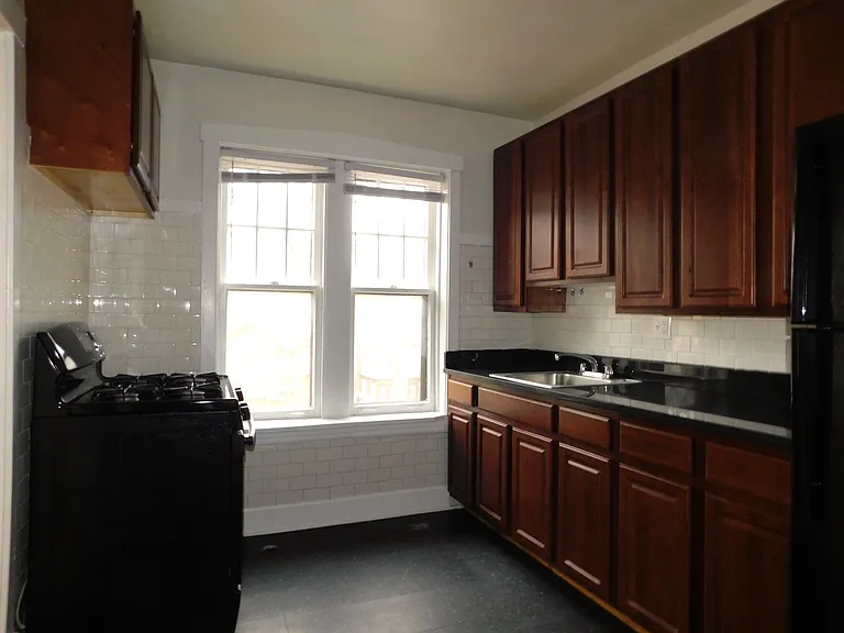 429 Linden Ave #J2 — Photo 7