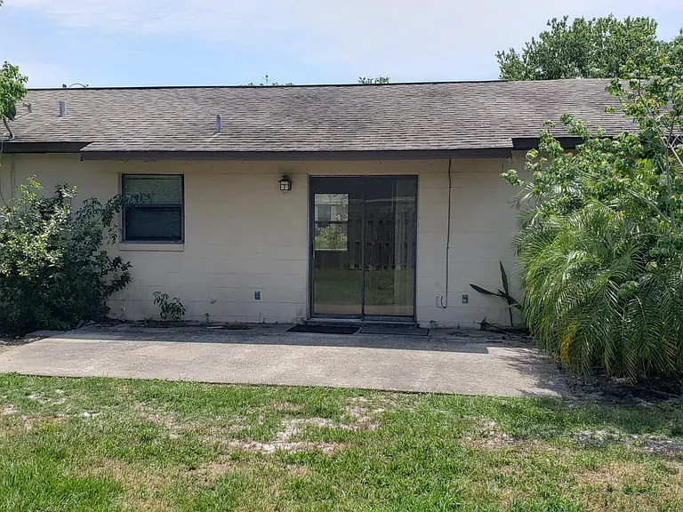 1215 Mellisa Dr — Photo 3
