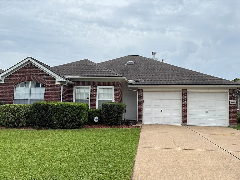 4919 Lochman Ln — Photo 1
