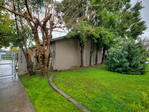 1004 N Willis Street, Visalia, CA 93291