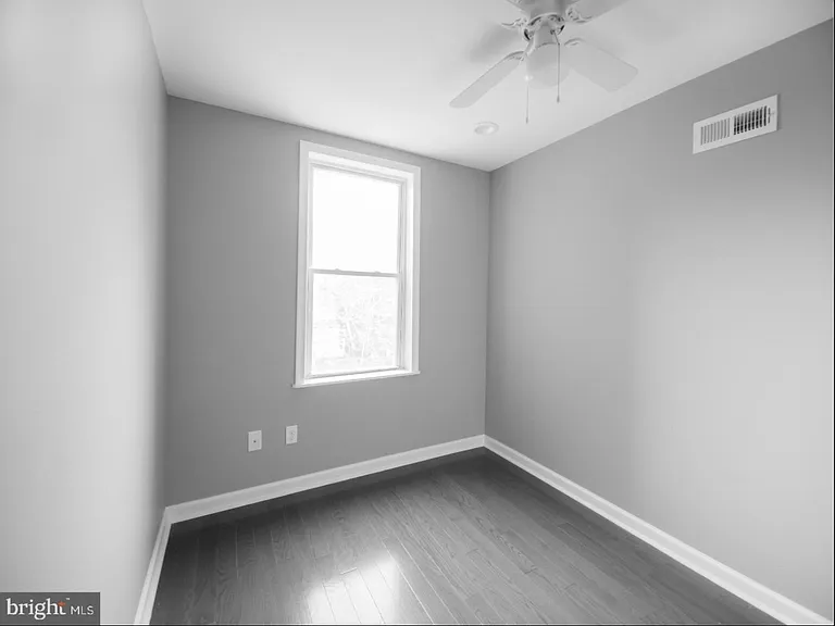 2220 Ellsworth St — Photo 7
