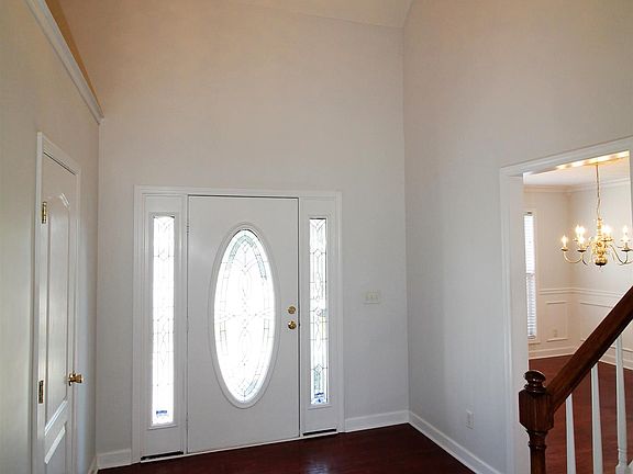 3rd image of 909 Stewart Valley Dr