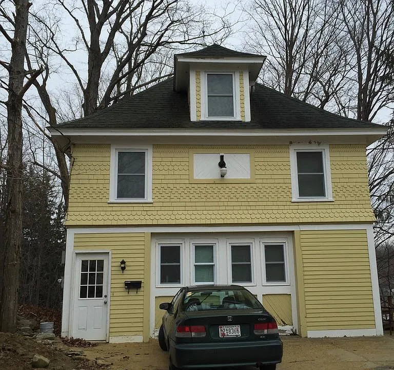 25 Main St #2C