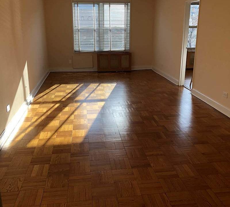 1st image of 14210 Roosevelt Ave APT 107
