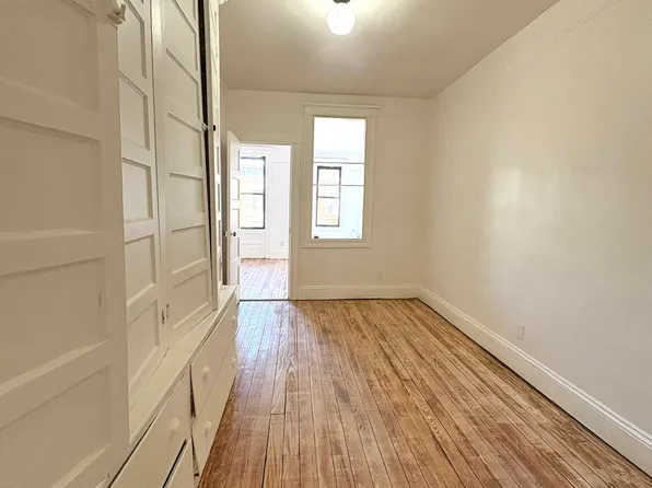 1692 Gates Avenue image 8 of 10