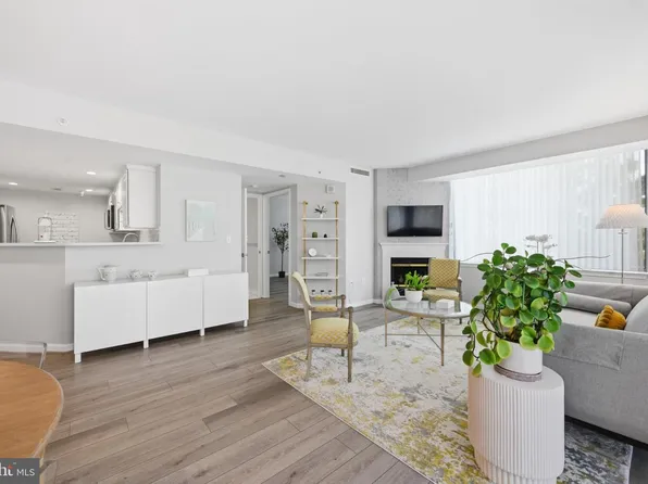 11710 Old Georgetown Rd APT 214, North Bethesda, MD 20852