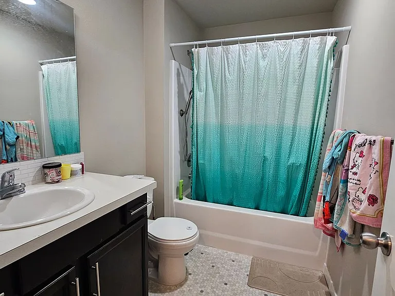 2444 Seringa Ave — Photo 11