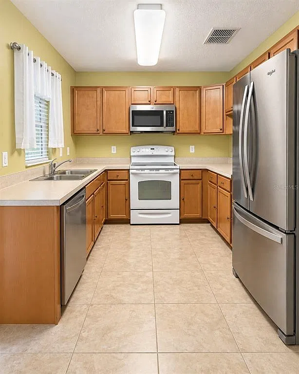 2 bed, 2.5 bath, 1496 sqft, $1,695 — Photo 3