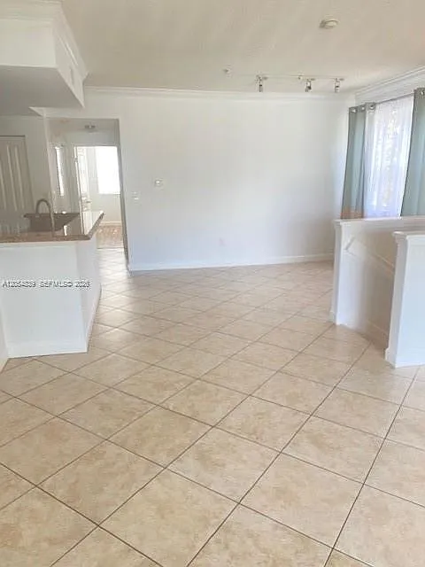El-Ad Poinciana Condo — Photo 3