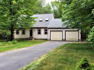 4 Sedgewood Dr, Kennebunk, ME 04043