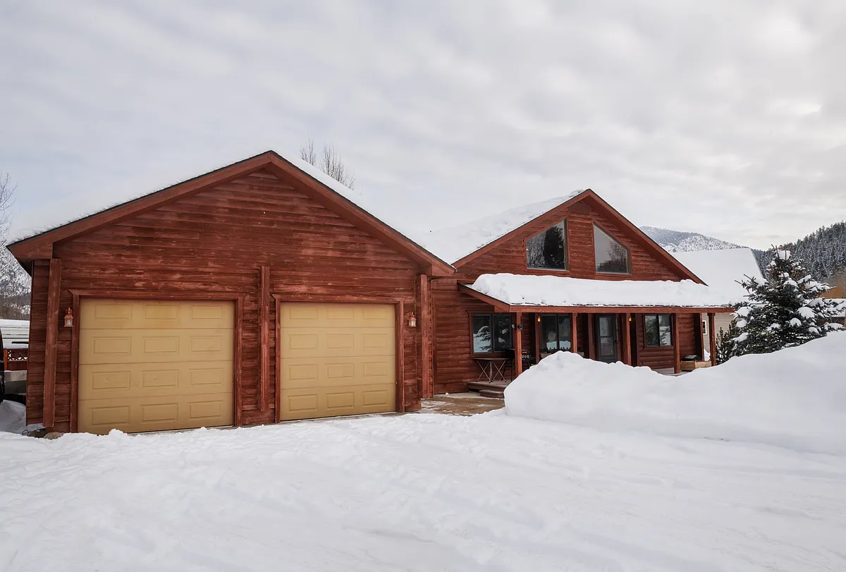 Building Photo - 505 Snake River Dr