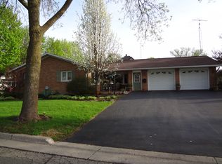 111 E Lake Park Pl, Lake Mills, WI 53551