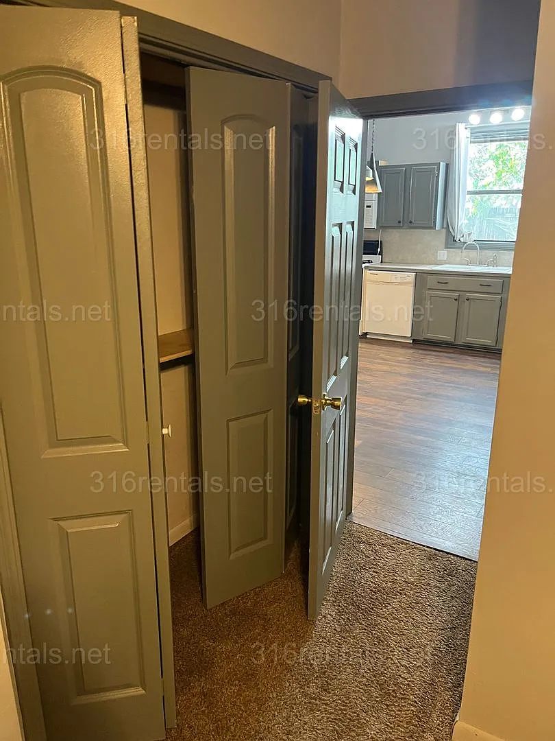 $1175 - 3 bed 1 bath - Single Family Home — Photo 4