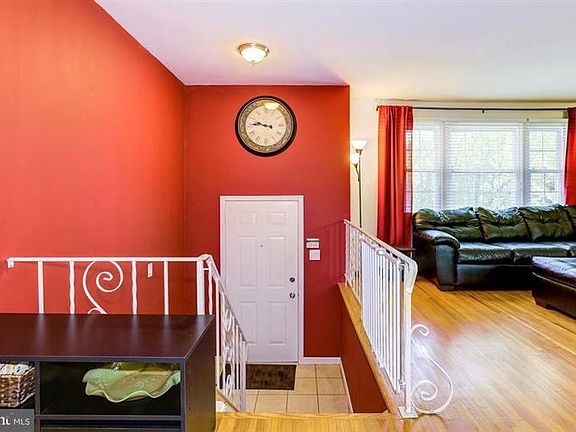 3rd image of 1015 Lambert Dr