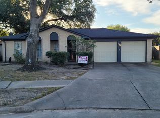 9015 Winding River Dr, Houston, TX 77088