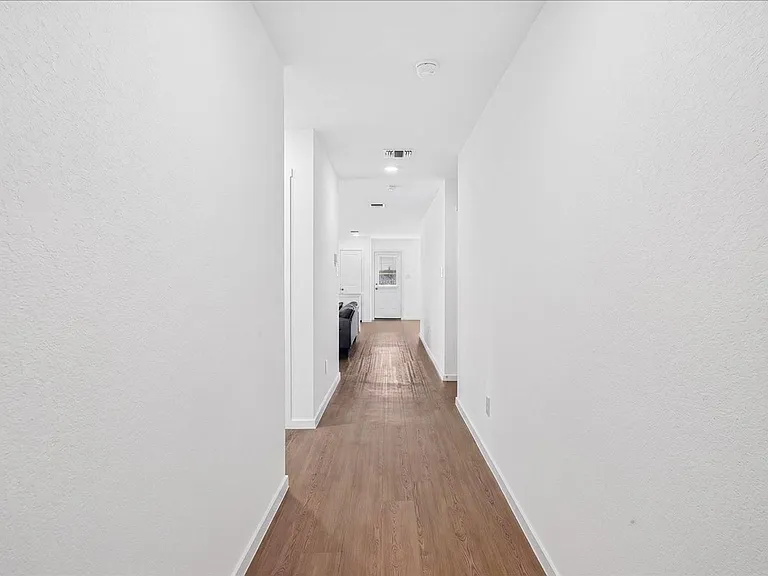 7909 Hathor Dr — Photo 4