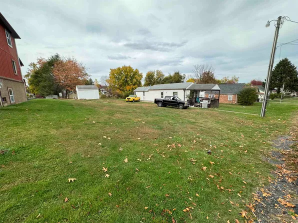 635 N Bayard Ave, Waynesboro, VA 22980