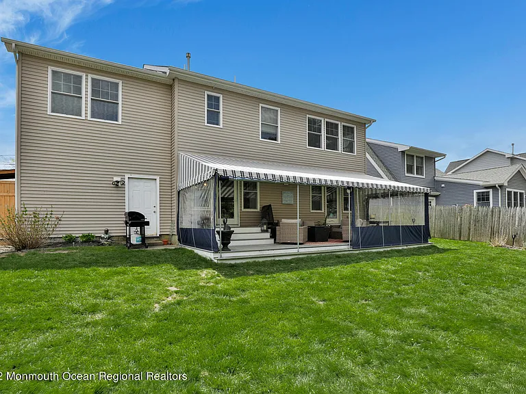 814 Pitney Dr — Photo 20