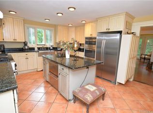 3 Coolidge St, New Fairfield, CT 06812