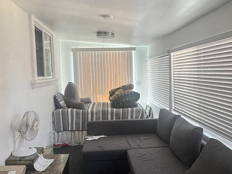 2142 Sleepy Hollow Ave — Photo 9