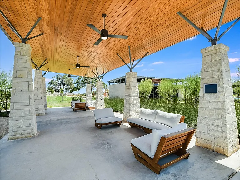 612 Jefferson Dr — Photo 33