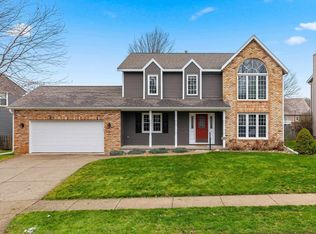 3910 Aspen Hills Dr, Bettendorf, IA