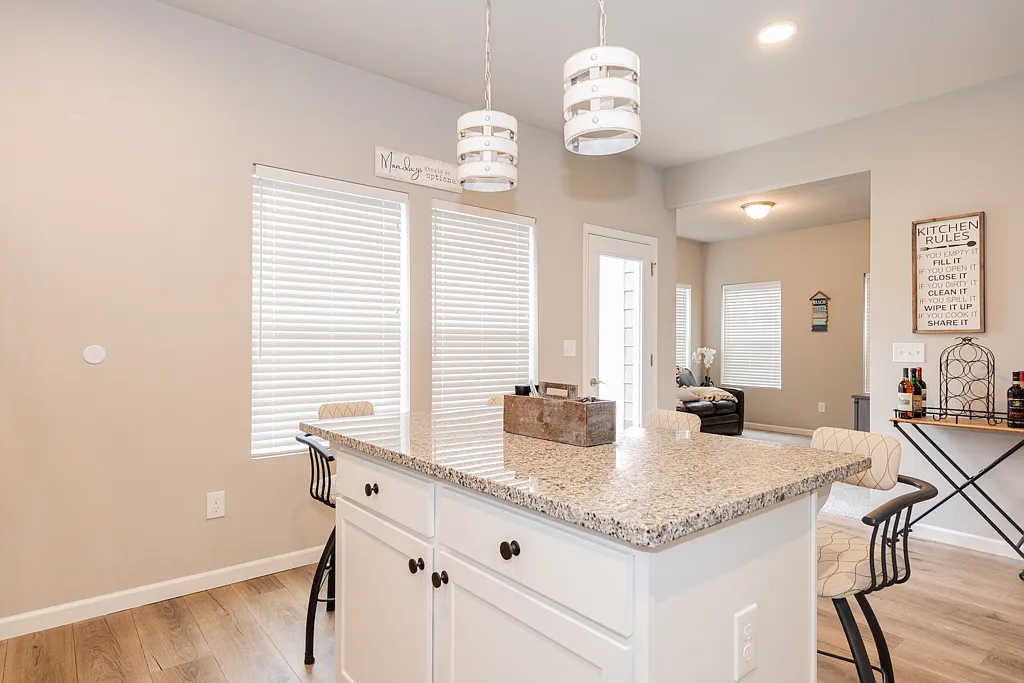 4 bed, 2.5 bath, 2121 sqft, $3,000 — Photo 1