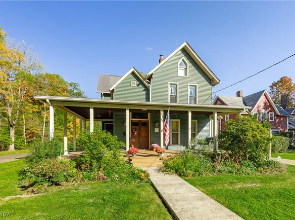 215 N Hambden St, Chardon, OH 44024