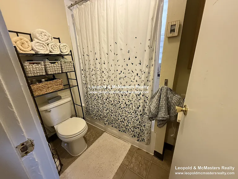 Kelton Street Apartments — Photo 17