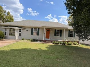 315 Pine Hill Dr, Hopkinsville, KY 42240