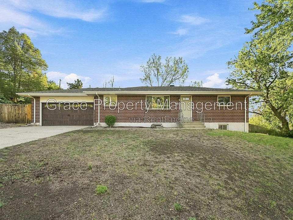 852 S Quail Way