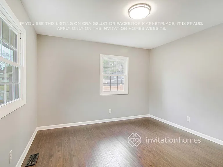 1100 Chatham Ln — Photo 15