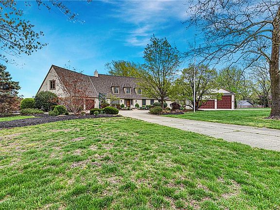 3rd image of 18001 Berryhill Dr