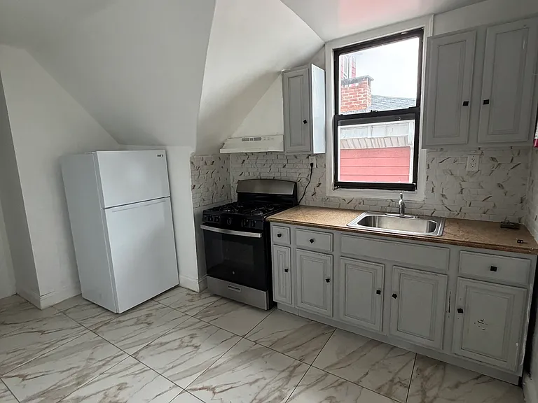 25 Oak St #3 — Photo 11