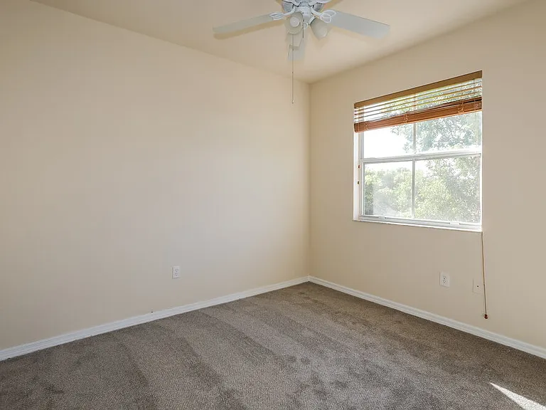 2030 SE 14th Ct — Photo 9