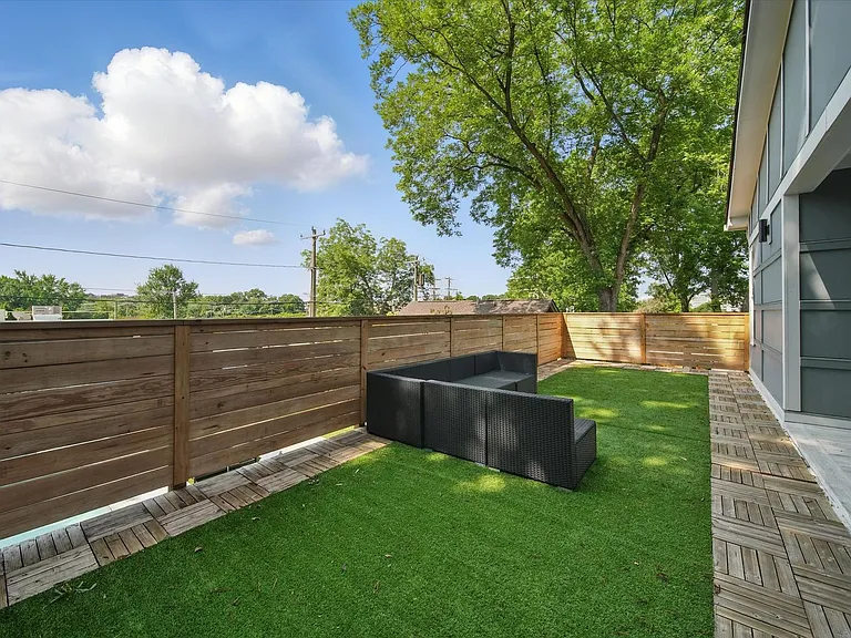 708 Cross Trail Dr — Photo 28
