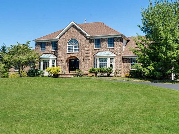 2nd image of 4 Clayton Dr
